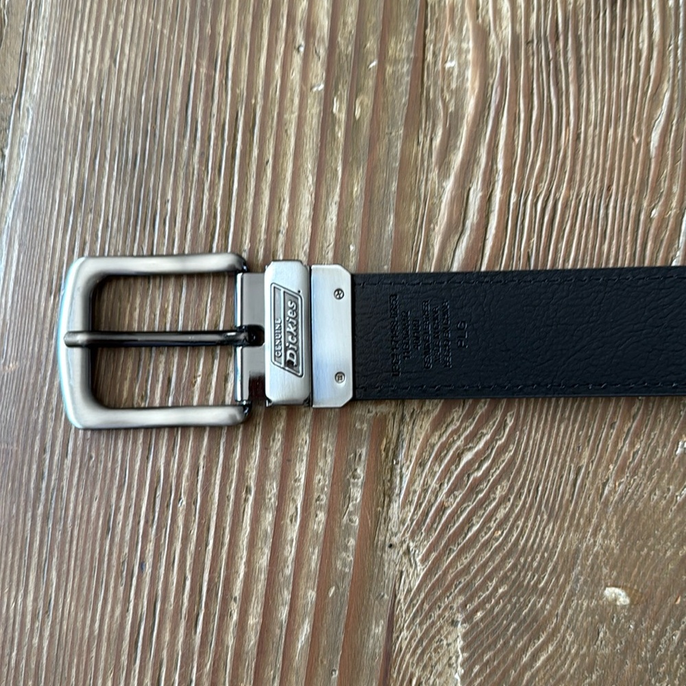 GENUINE DICKIES - reversible brown/black leather belt - size 40/100